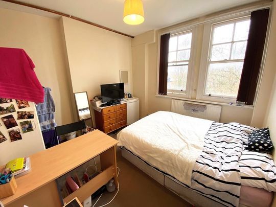 4 bedroom flat to rent - Photo 1