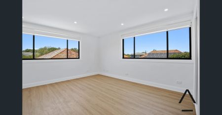 Newly Renovated Four-Bedroom Home + Self-Contained Teenage Retreat - Photo 4