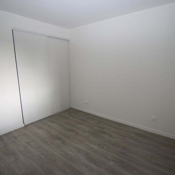 LOCATION d'un appartement F3 (56 m²) à SAINT JEAN DE BRAYE - Photo 1