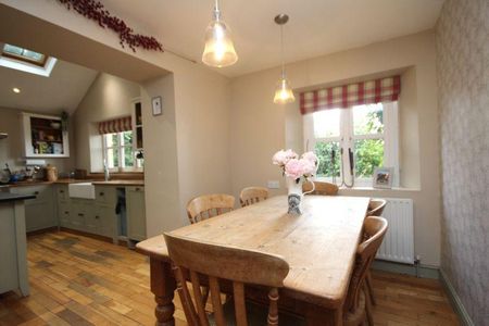 4 bedroom detached house to rent - Photo 4