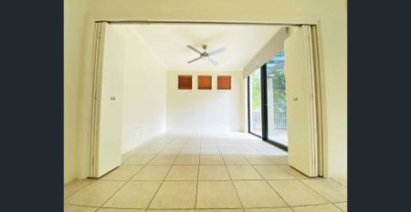 2 bed + study room Golf club view unit in The Cove Emerald Lakes for lease - Photo 3