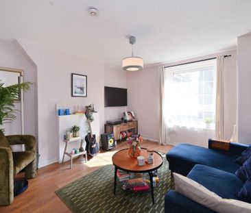 2 Bed Flat, Montrose House, E14 - Photo 3