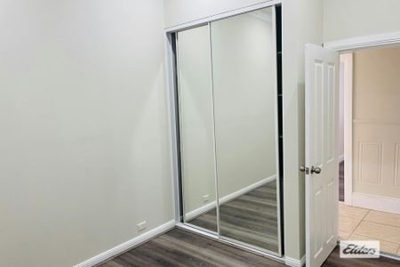 Mordenised Family Home in Bankstown with freshly painted - Photo 5