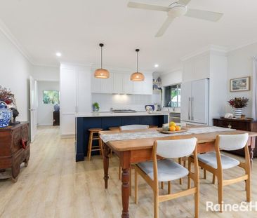 4 Bedroom Furnished Home with Pool & Stunning View! - Photo 3