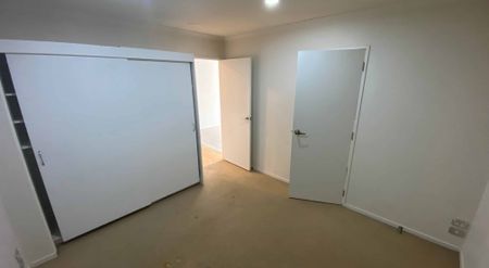 2 Bedroom Newmarket Apartment - Photo 3