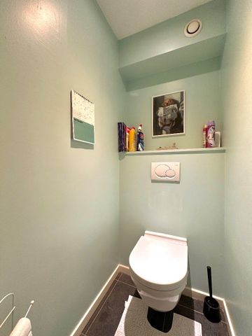 Goed gelegen appartement met 2 slaapkamers, terras en autostaanplaats te Tongeren - Photo 4