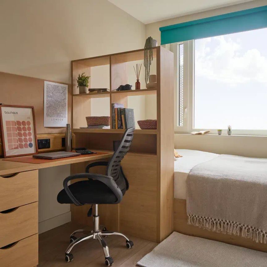 Platinum Studio - Photo 1