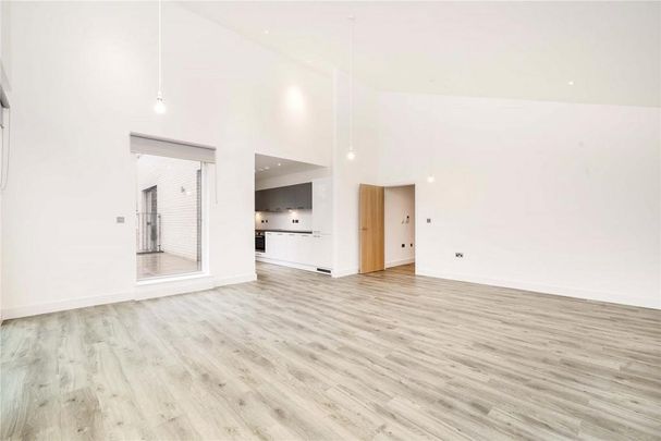 3 bedroom flat to rent - Photo 1