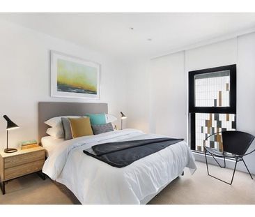 Elegant Apartment In Heart of the City! - Photo 4