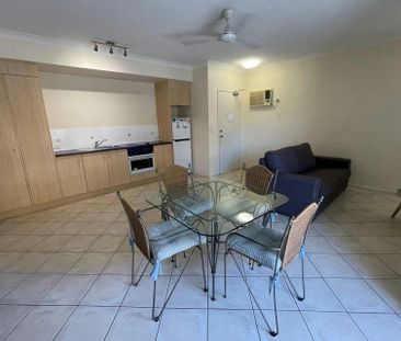 Great Location, Great Fully Furnished Apartment - Photo 3