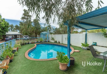 No Vacancies - Furnished Units - Electricity Included - Photo 3