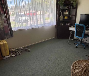 Tidy 2 bedroom unit - Photo 2