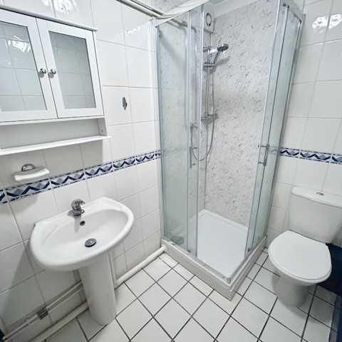 House share to rent - Photo 1