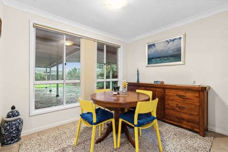 Spacious Family Home in Prime Bligh Park Location - Photo 5