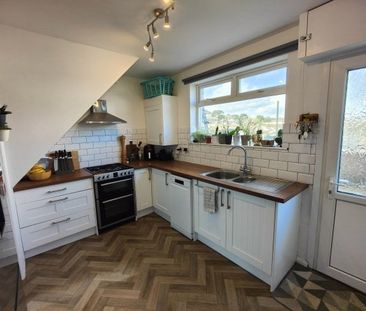 Pendarves, Falmouth, TR11 - Photo 3