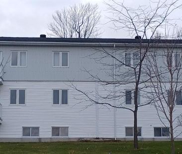 Très Grand 3 1/2 St-valérien de Milton 775.00 $ - Photo 1