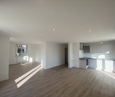 Location Appartement 4 pièces 91m² - Photo 2