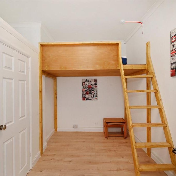 Studio to rent - Photo 1