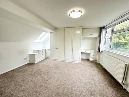 4 bedroom semi-detached house to rent - Photo 5