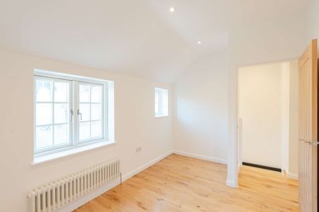 Pettiwell, Garsington - Photo 2