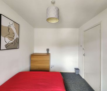 College Road 33 Room 5 - Photo 1