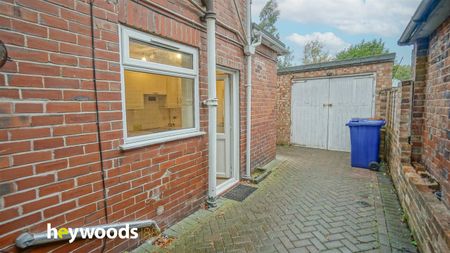 3 bed semi-detached house to rent in Lincoln Avenue, Clayton, Newcastle-under-Lyme - Photo 2