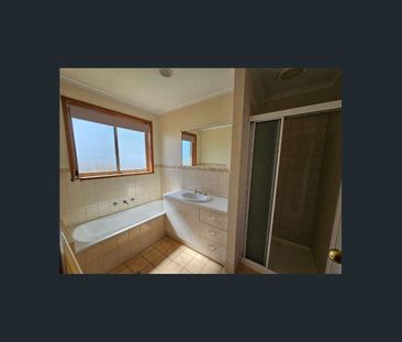 Two Bedroom Unit in Quiet Court Location - Photo 5