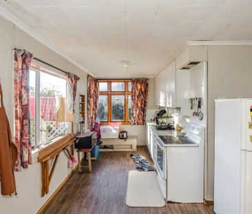 CHARACTER FAMILY HOME - Photo 3