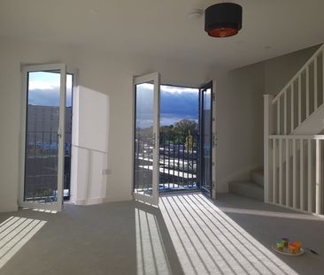 3 Bed Terraced House, Pillans Square, EH6 - Photo 1