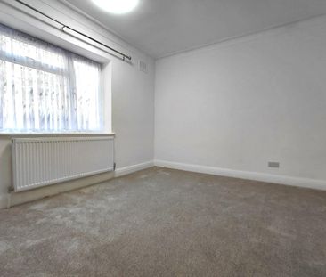 Orachard Court, Stonegrove, Edgware - Photo 2