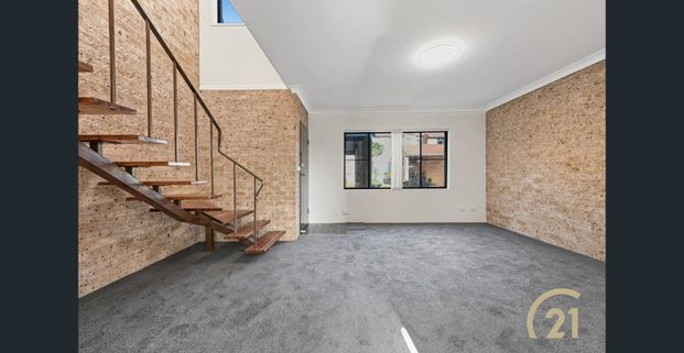 Spacious Newly Renovated 2 Bedroom Home! - Photo 1