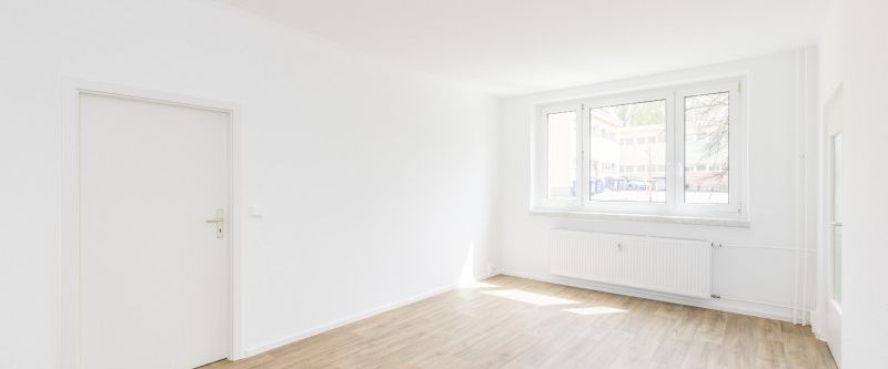 Balkon / Helle Wohnung / modernes Bad - Foto 1