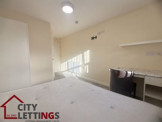 4 Bedroom Flat - Photo 1