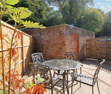 3 bedroom end of terrace house to rent - Photo 4
