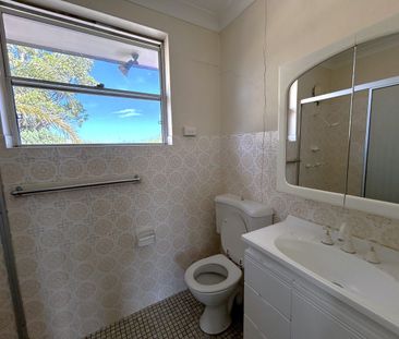 Massive Four Bedroom Home in the Heart of Maroubra - Photo 6