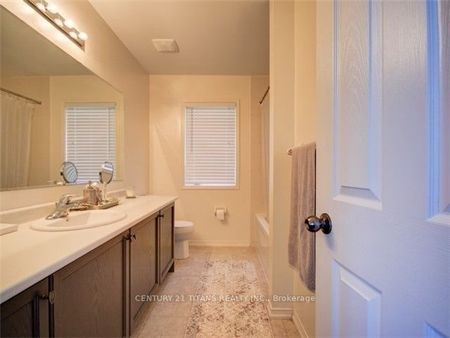 For Lease - 17 Headon Avenue, Ajax, Ontario - Photo 2