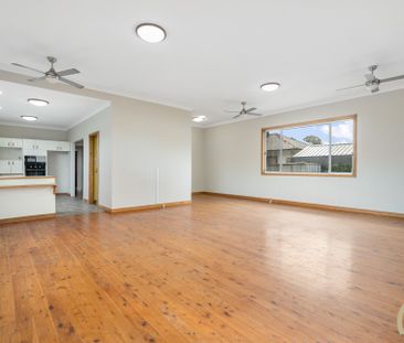 Large, Tidy Home in a Prime Location!! - Photo 2