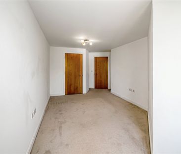 Bridge Avenue, Maidenhead, Berkshire, SL6 - Photo 2