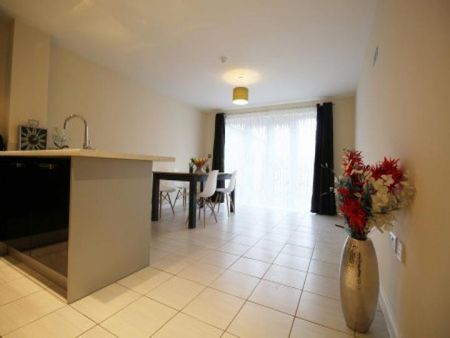 1 bedroom in a house share to rent - Photo 2