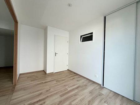Location Appartement 3 pièces 75m² - Photo 3