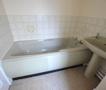 Arthur House, Manor Road - Photo 4