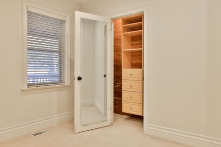 For Lease - 119 Chaplin Crescent Unit# Main, Toronto, Ontario - Photo 3