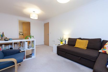 2 bedroom apartment to rent - Photo 2
