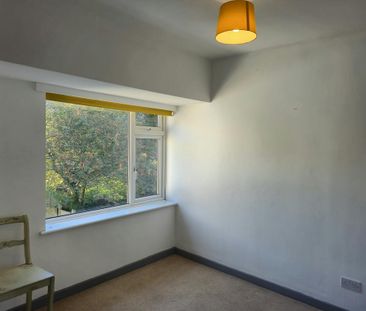 4 bedroom semi-detached house to rent - Photo 3