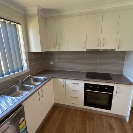 Water, Electricity and Internet included! - Photo 3