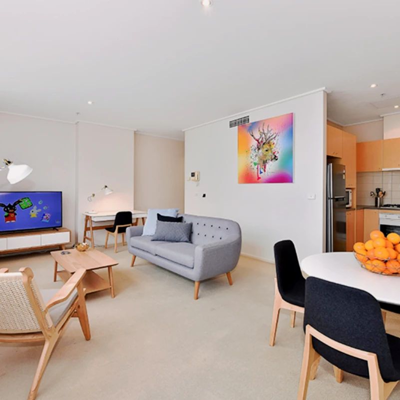 Comfy 1-bedroom apartment near Melbourne Central train station - Photo 1
