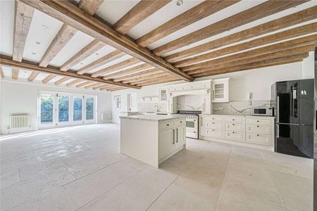 A stunning family home in the sought after Wildernesse Estate. - Photo 5