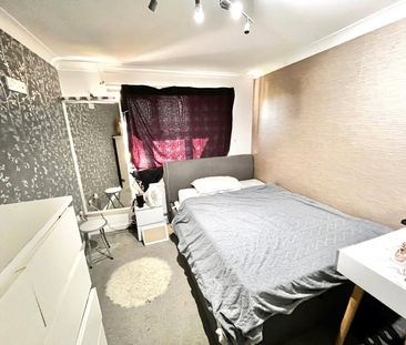 Zeus Road, Southend-on-Sea, Essex, SS2 4GE - Photo 2
