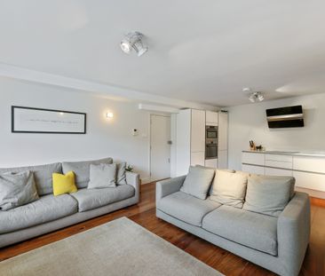 Augustus Road, London, SW19 flat to rent - Photo 1