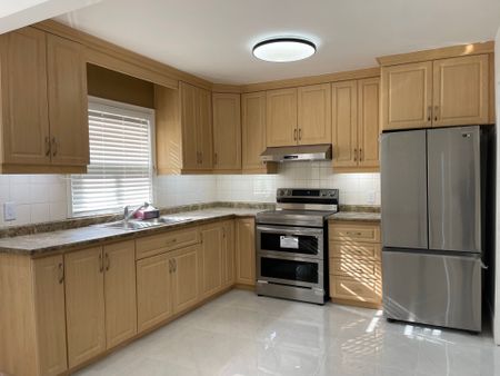 For Lease - 12 Erie Street Unit# Main, Toronto, Ontario - Photo 4